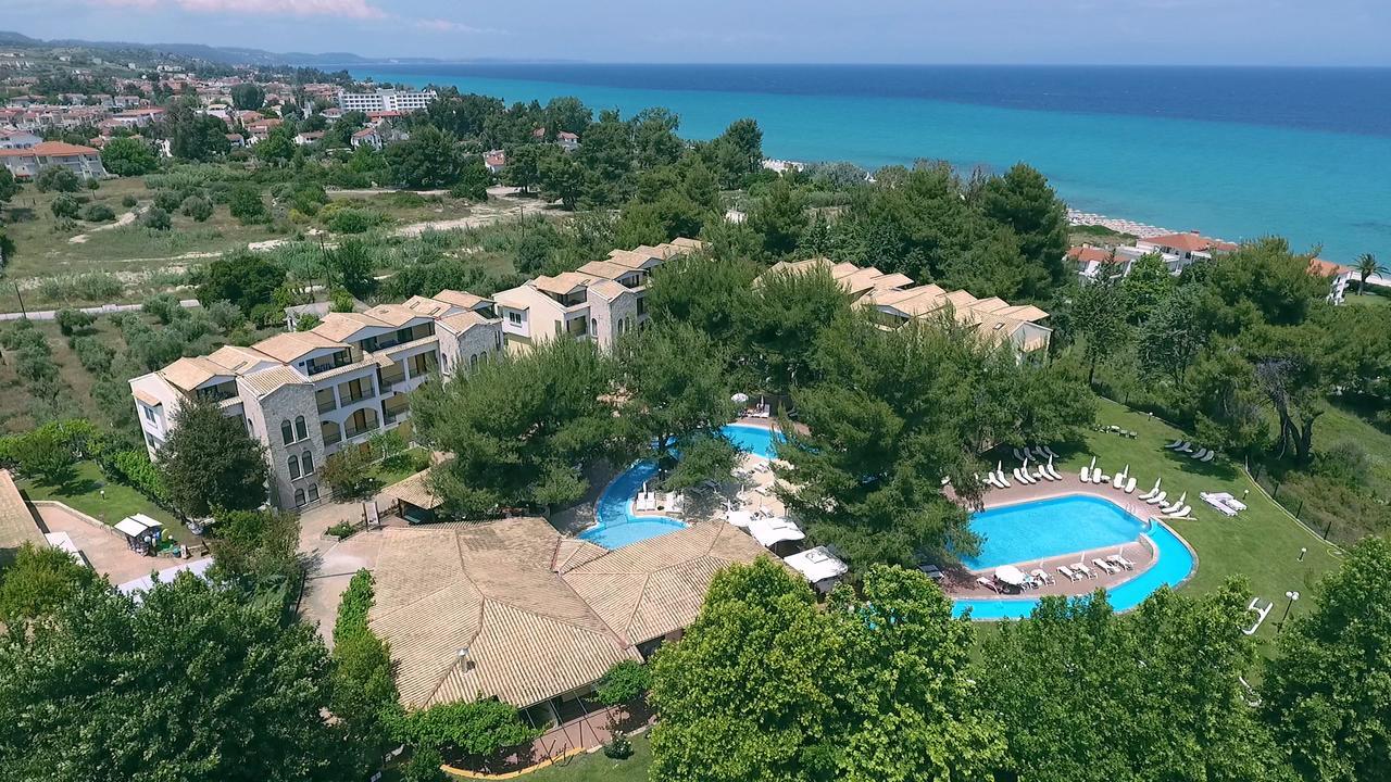 Lesse Hotel Chalkidiki Bagian luar foto