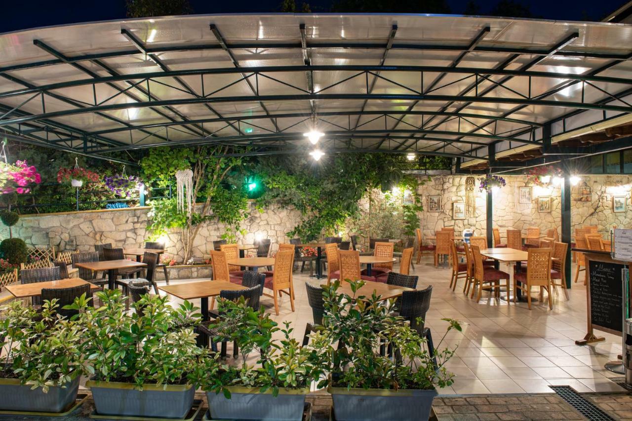 Lesse Hotel Chalkidiki Bagian luar foto